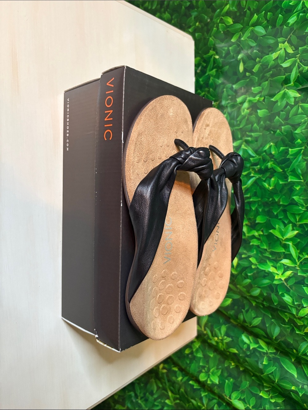 Vionic Black Knotted Thong Sandals with Tan Footbed